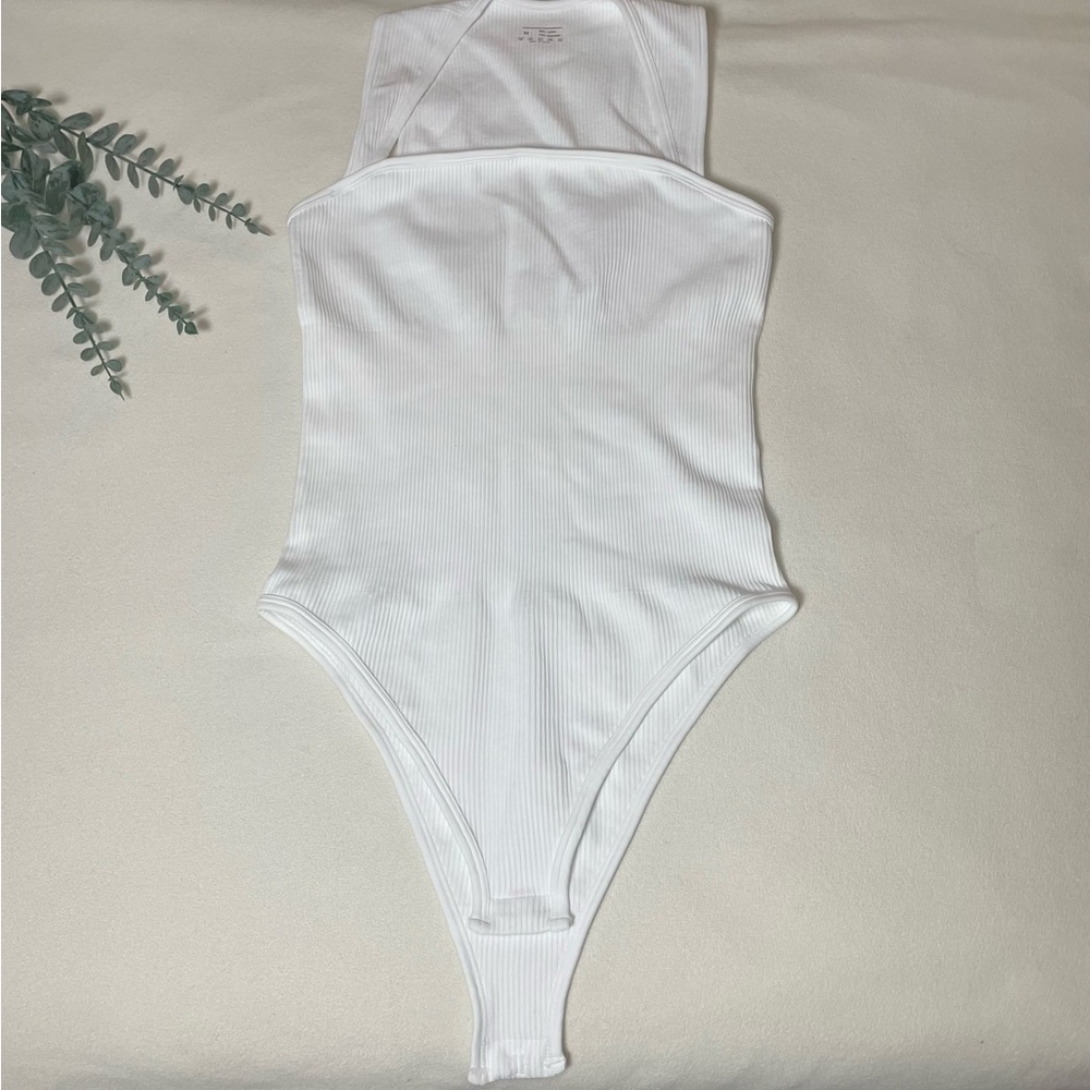 OQQ Women’s White Ribbed Square Neck Bodysuit Sleeveless Stretch Size M - Picture 6 of 7